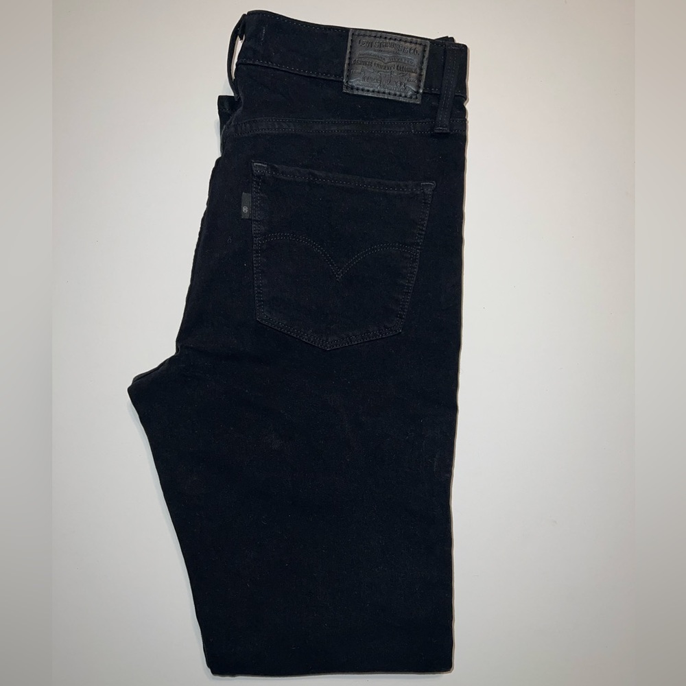 Levi’s - Women’s 312 Shaping Slim Mid-Rise Jeans in Black